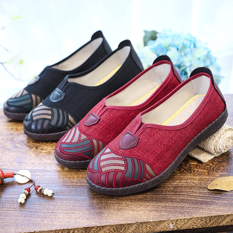 Jual Sepatu Casual Model Flat Shoes Slip On Wanita Dengan Desain Kasual ...