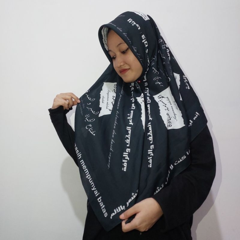 Kata-Kata Penjual Hijab Online: Seni Merajut Persuasif dan Membangun Kepercayaan