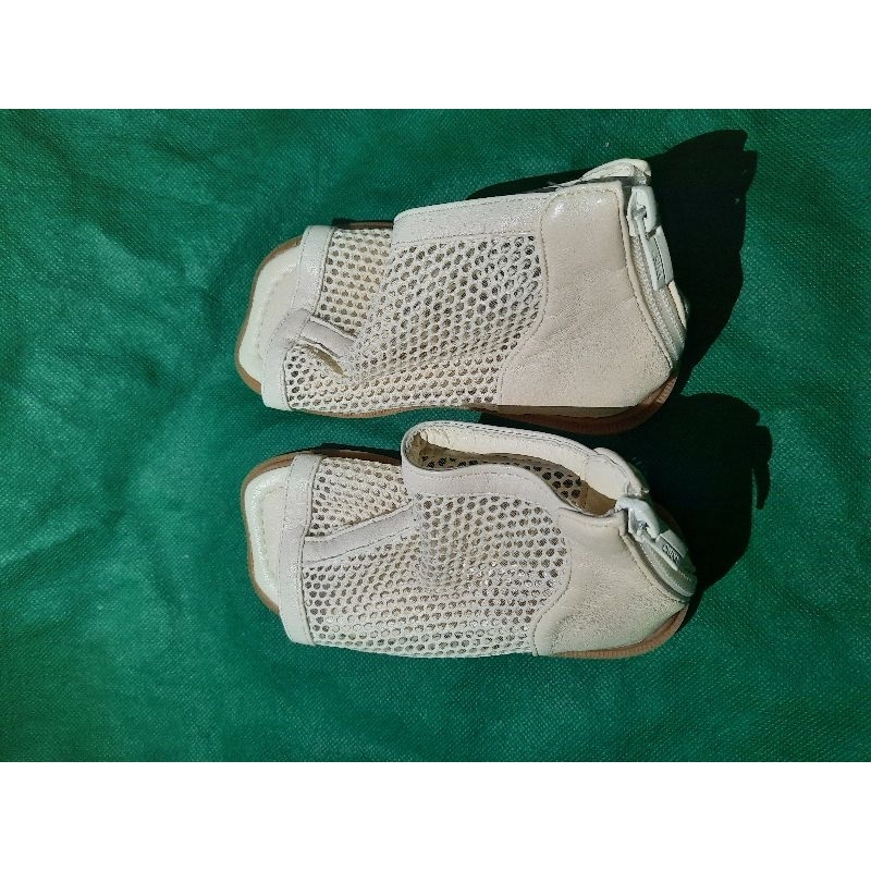 Jual sepatu dan sendal | Shopee Indonesia