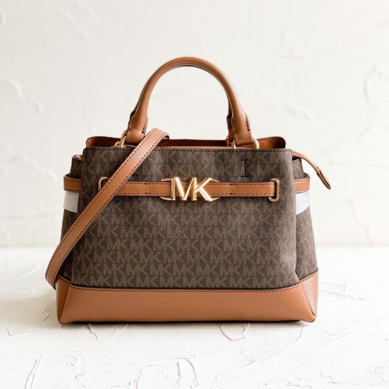 Jual Michael kors reed small belted satchel sign brown | Shopee Indonesia