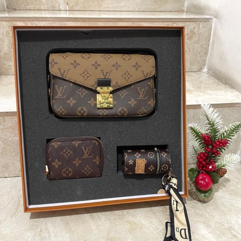 Replica Louis Vuitton Pochette Metis East West M44875