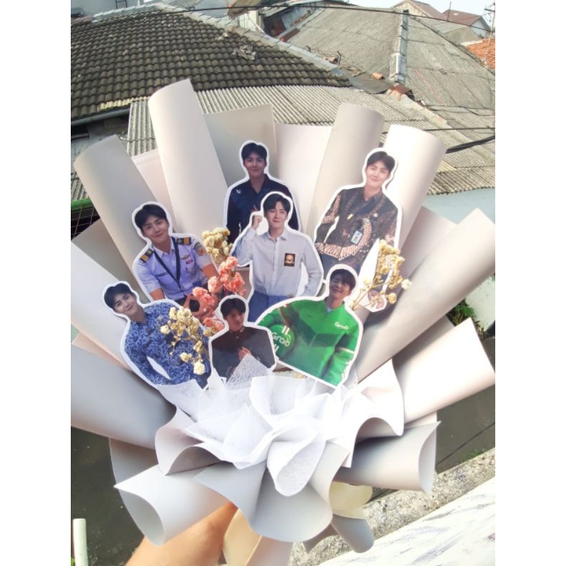 Jual BISA COD buket custom foto KPop dan Non K-Pop/ cutting, polaroid ...