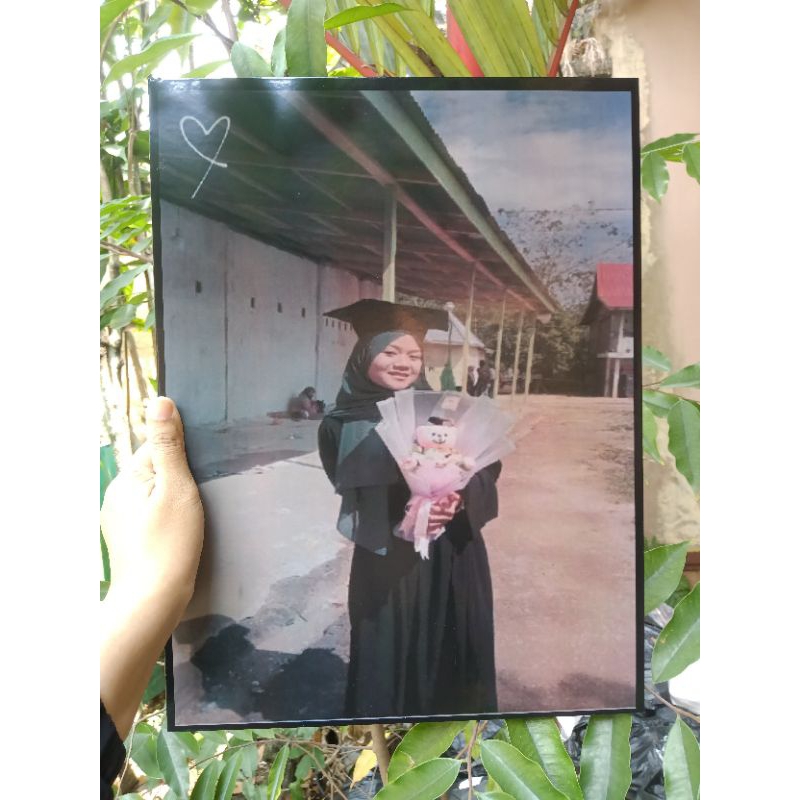 Jual CETAK FOTO LIST HITAM GLOSSY SUDAH DIBINGKAI UKURAN 20R 30X40 ...