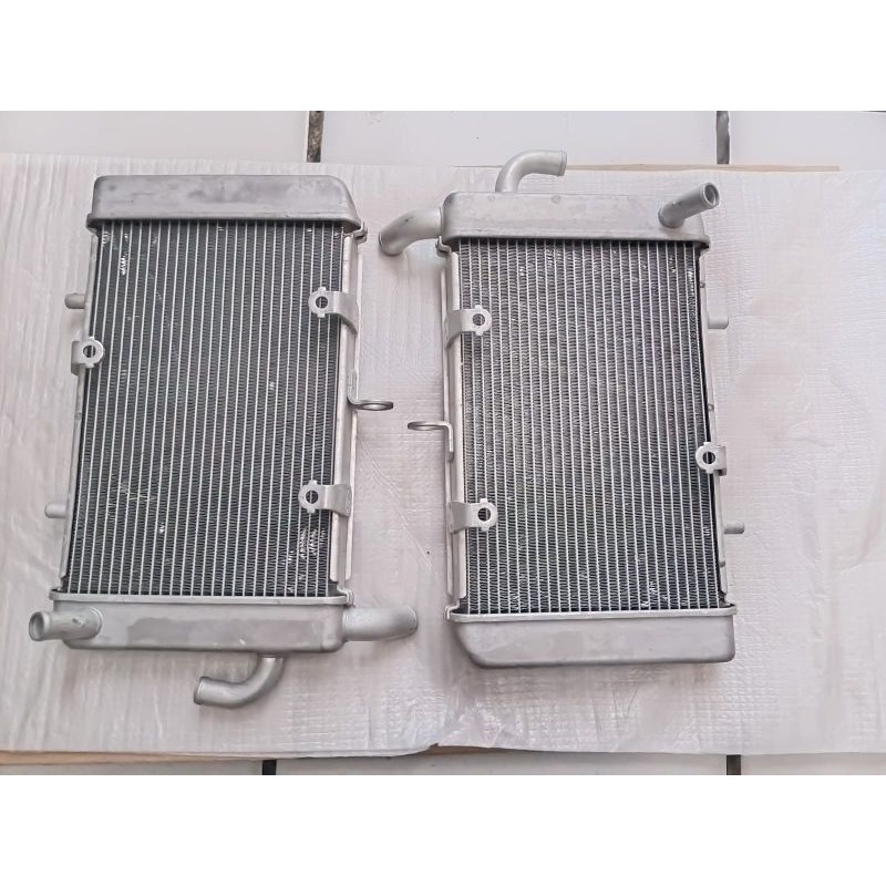 Jual RADIATOR R25 XMAX 250 ASLI YAMAHA GENUINE PART | Shopee Indonesia