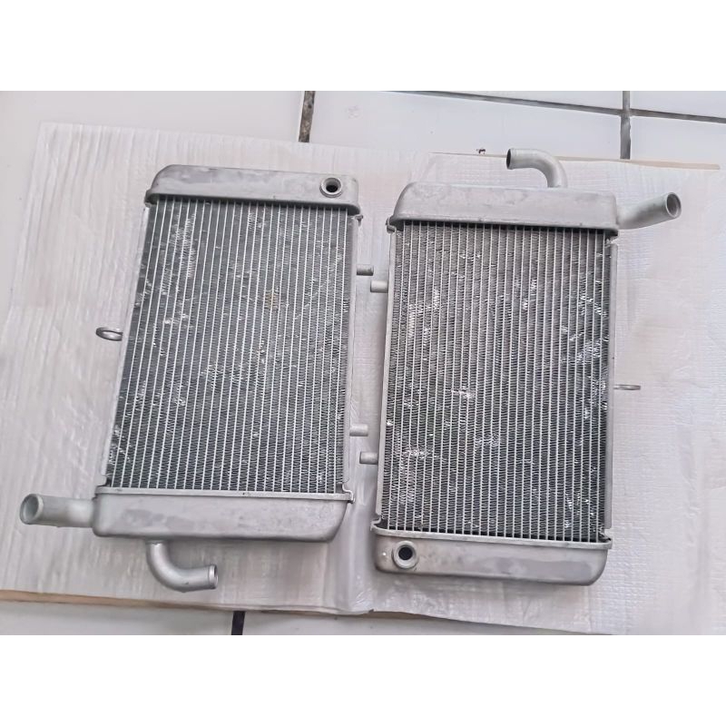 Jual RADIATOR R25 XMAX 250 ASLI YAMAHA GENUINE PART | Shopee Indonesia