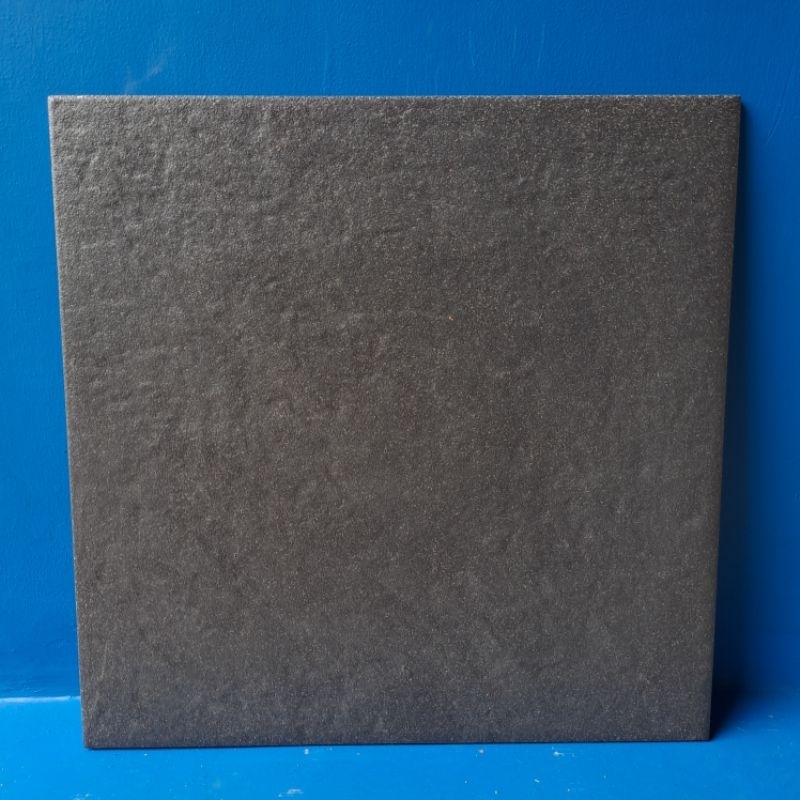 Jual keramik lantai hitam kasar / keramik lantai kamar mandi / keramik
