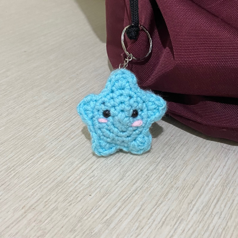 Jual keychain star crochet /gantungan bintang kunci rajutan /aksesoris ...