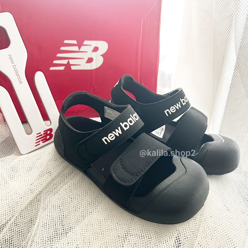 Sepatu sandal 2024 new balance