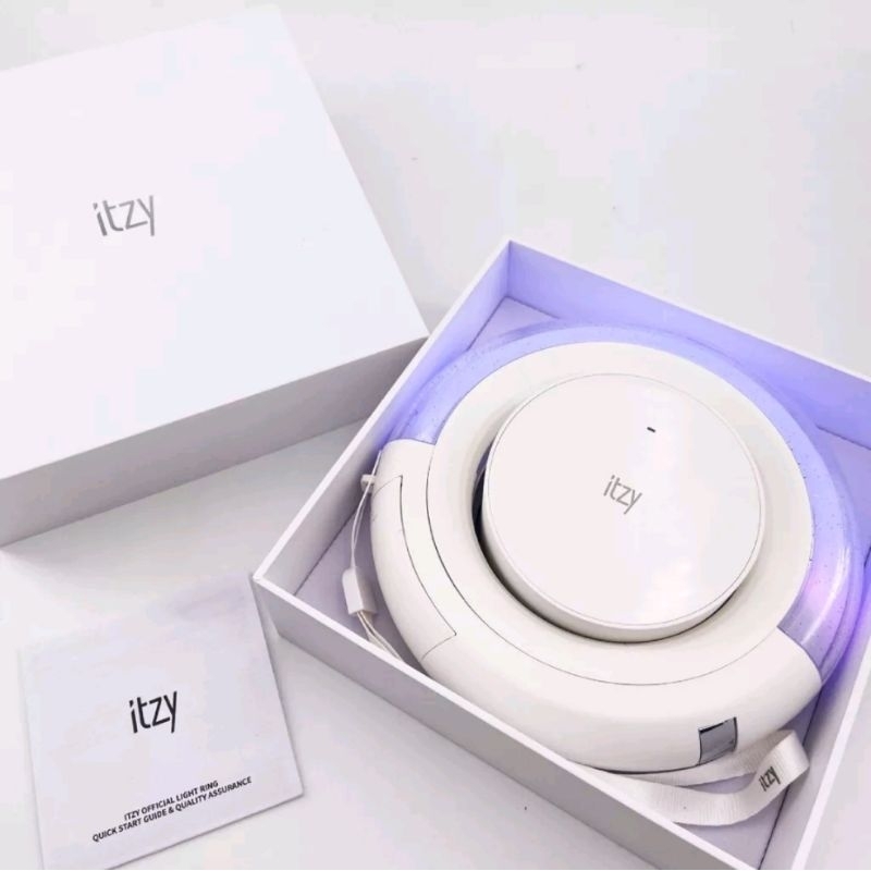 Jual [READY STOCK] ITZY OFFICIAL LIGHTSTICK | Shopee Indonesia