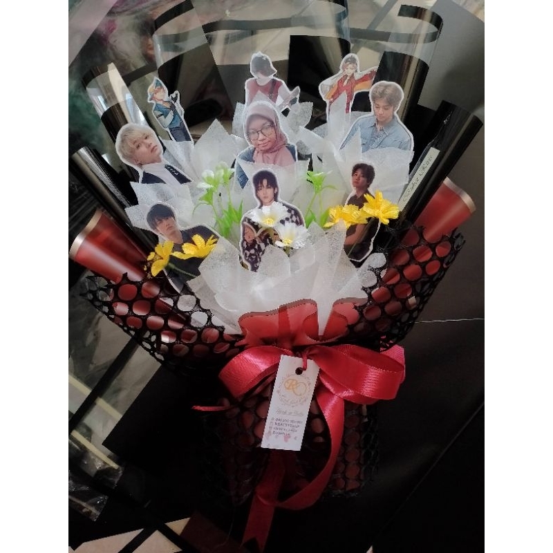 Jual Buket Cutting Photo / Buket K-POP / Buket Custom | Shopee Indonesia