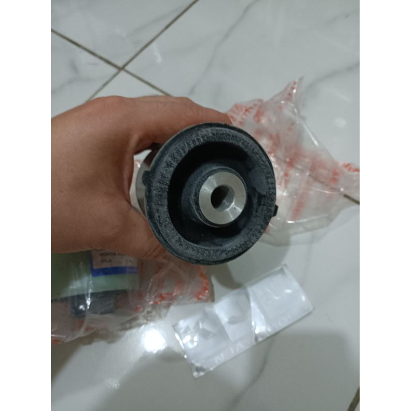 Jual bos bush arm sayap belakang honda jazz gk5 | Shopee Indonesia