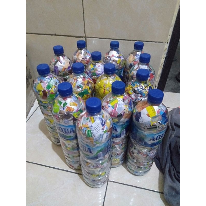 Jual Ecobrick Botol Aqua Ukuran 1500 Ml Isi Padat 500 Ml Shopee Indonesia