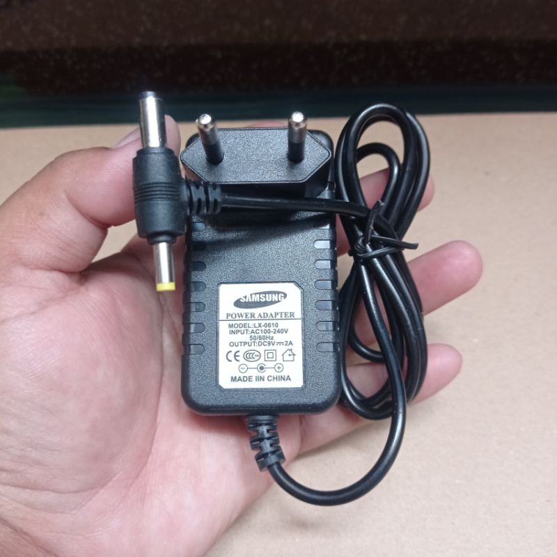 Jual Adaptor STB/Adaptor set top box 9V 2A jack Tbisa buat smua STB ...