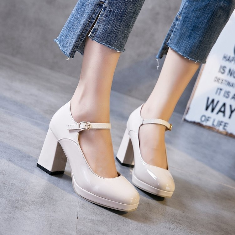 Sepatu heels deals