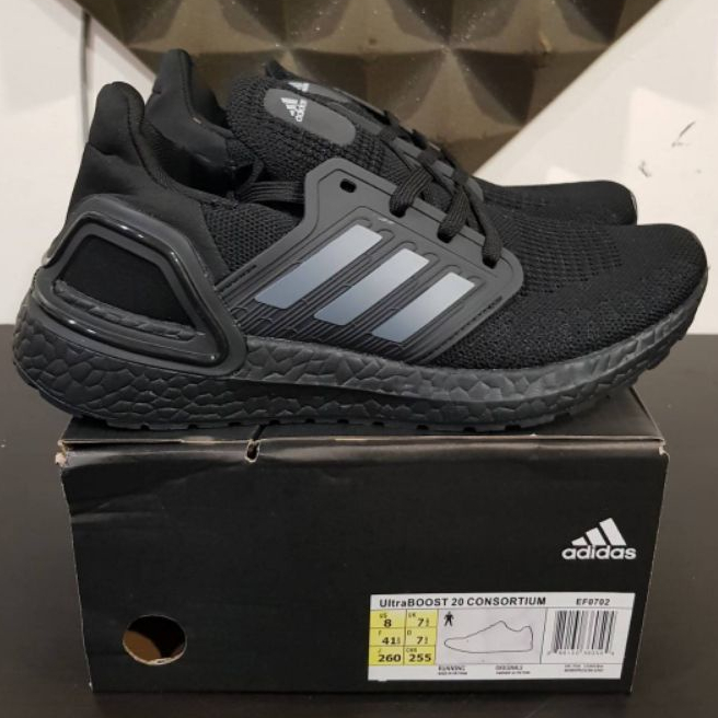 Ultra boost outlet triple black indonesia