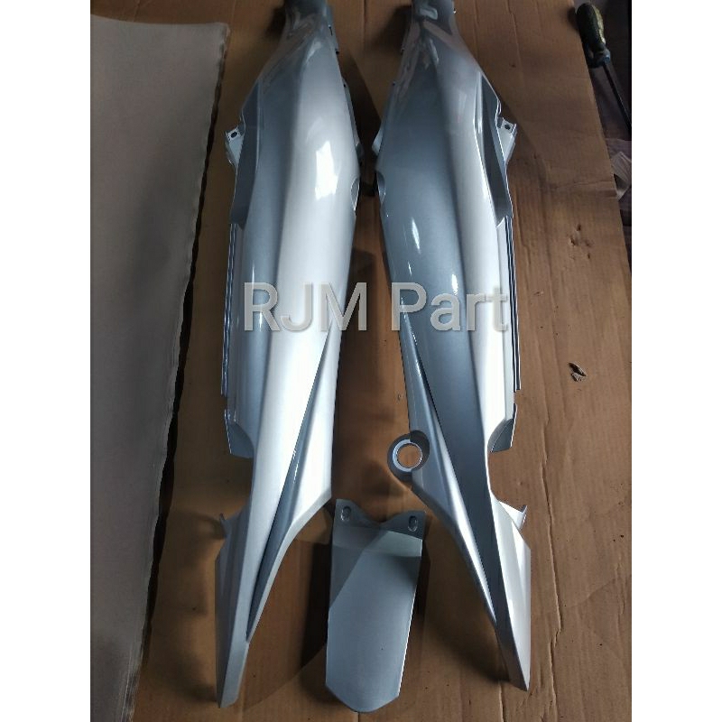 Jual Cover body samping kanan kiri yamaha jupiter z new burhan 2006