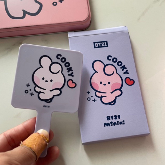 Jual BT21 Hand Mirror Mini Cooky | Shopee Indonesia
