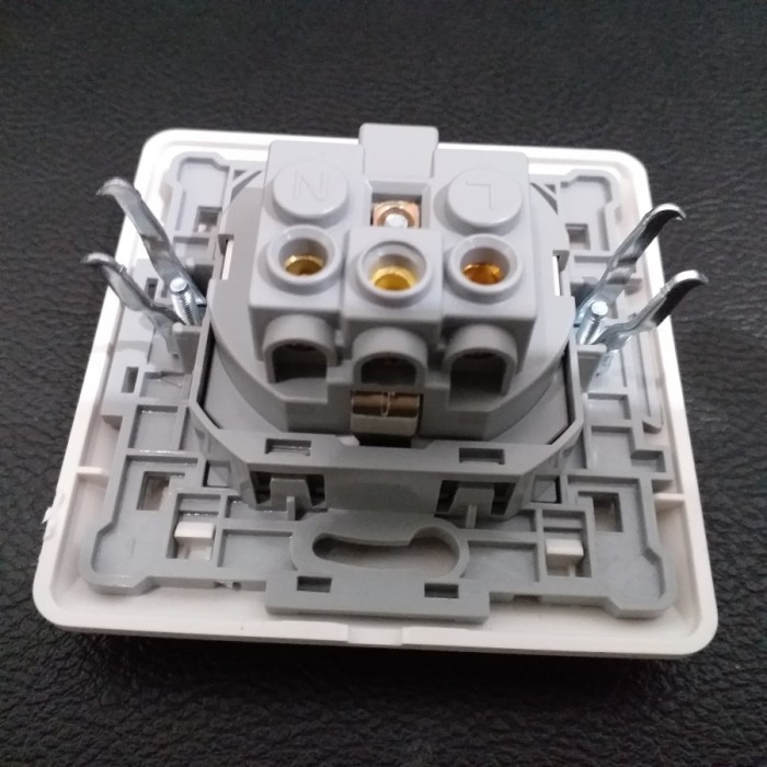 Jual SOCKET IB STOP + TUTUP SHUKAKU SKU 8625 STOP KONTAK COLOKAN ...