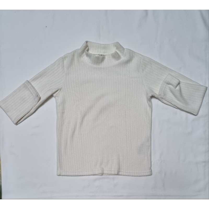 Jual baju lengan panjang turtle neck (tinggi badan 130cm) UNIQLO (NEW