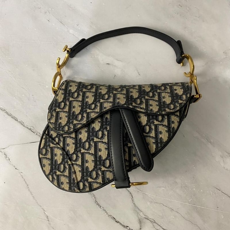 Dior saddle bag preloved hotsell