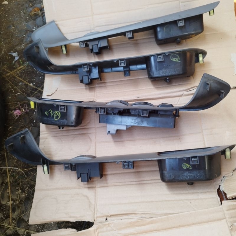 Jual PANEL SWITCH POWER WINDOW TOYOTA KIJANG INNOVA | Shopee Indonesia