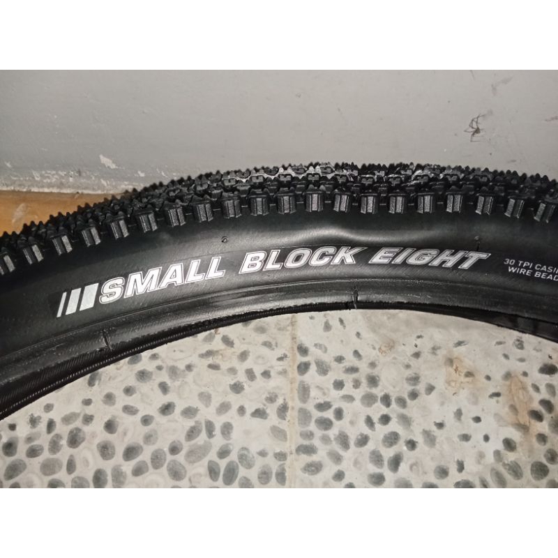 Jual Ban Luar Kenda Small Block Eight 26X210 Wire | Shopee Indonesia