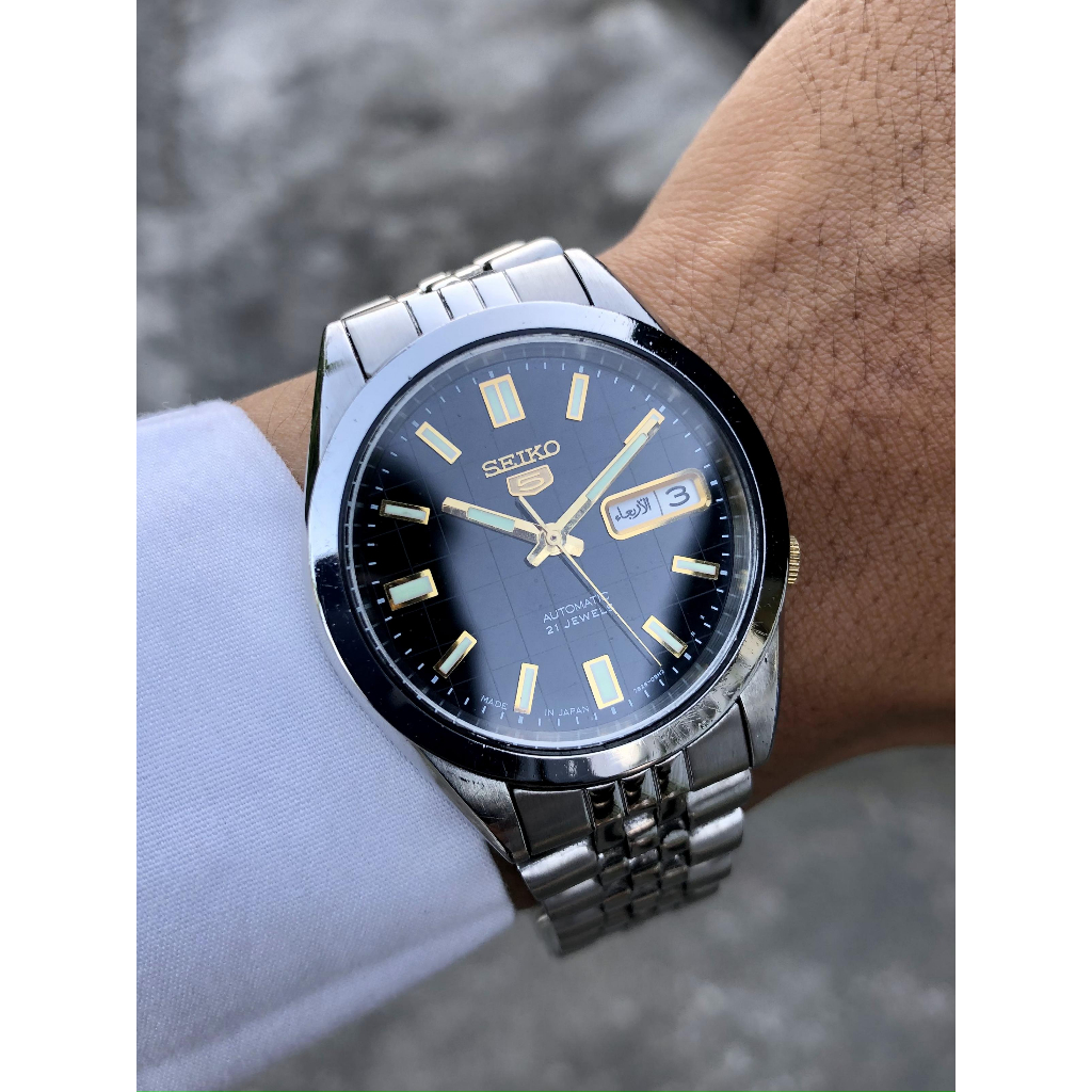 Jual BEKAS SECOND PRELOVED jam tangan seiko 5 automatic black