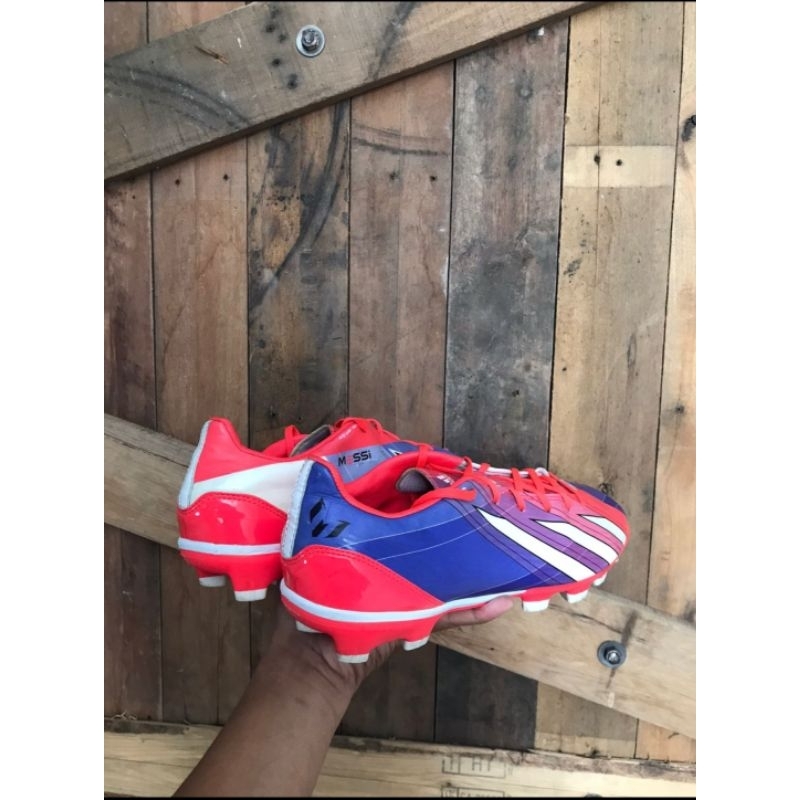 Jual sepatu bola | Shopee Indonesia