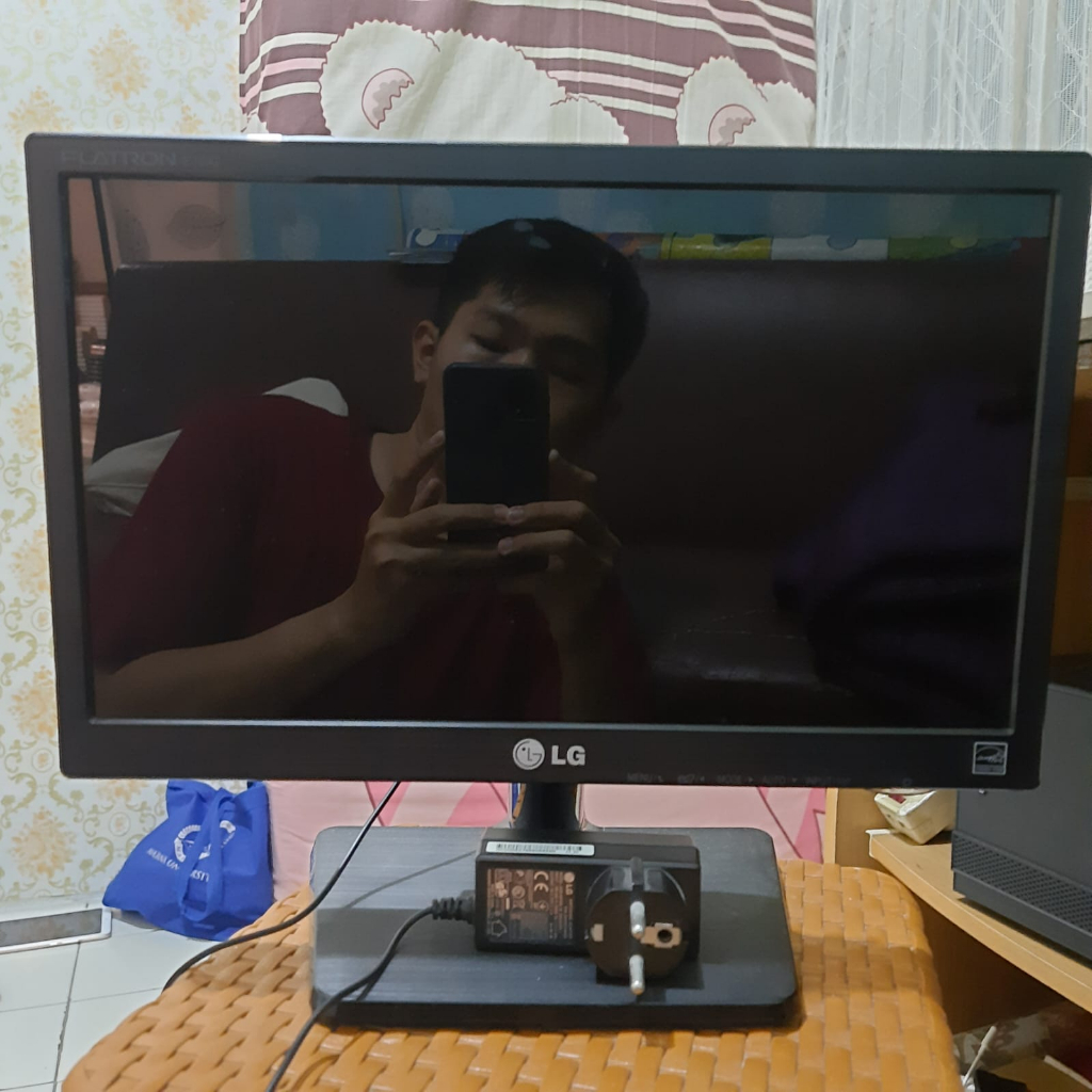Jual Monitor lg 16 inch second/ bekas cocok untuk kerja atau