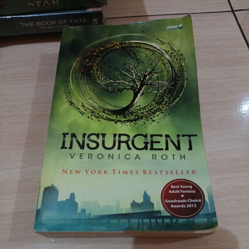 Jual buku novel insurgent divergent veronica roth bekas original ...