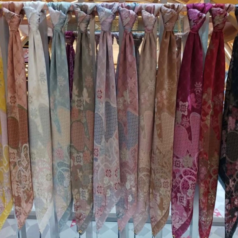 Jual THE DREAM PARK SERIES DISNEY X BUTTONSCARVES Shopee Indonesia