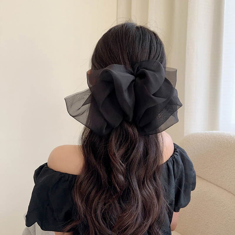 Diana Bow Hair Clip in White Lace