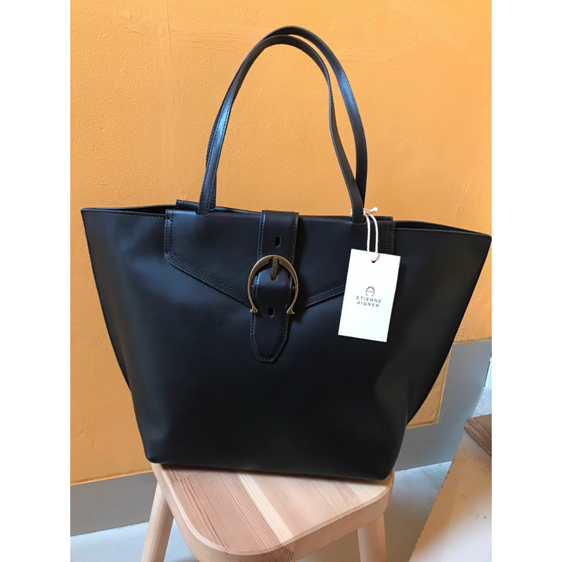 Etinne aigner mia tote black