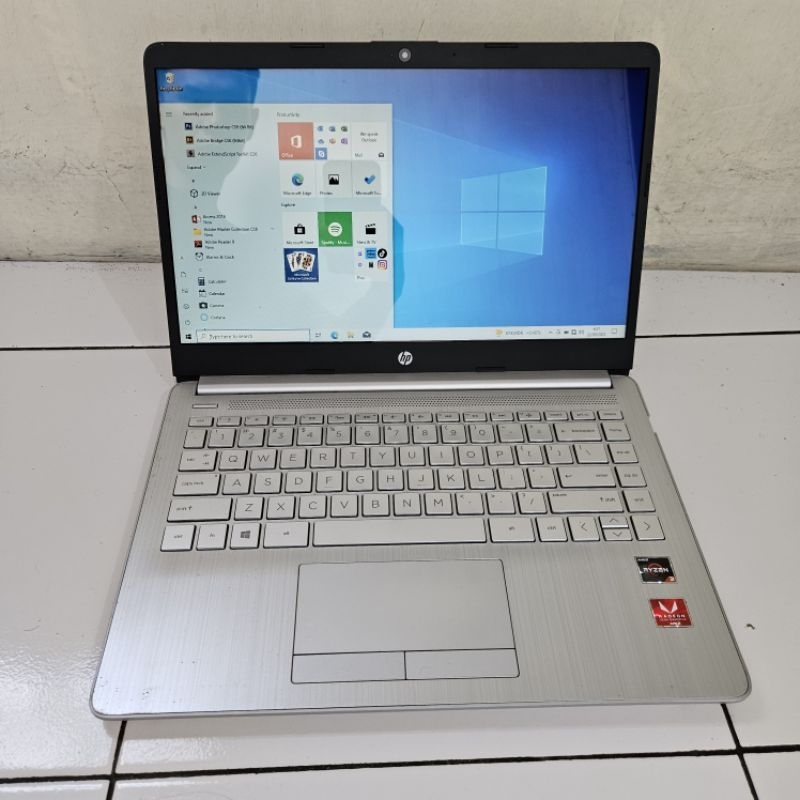 HP AMD Ryzen 3 3200U搭載 メモリ8G SSD256G CD/DVD読み書き 大画面