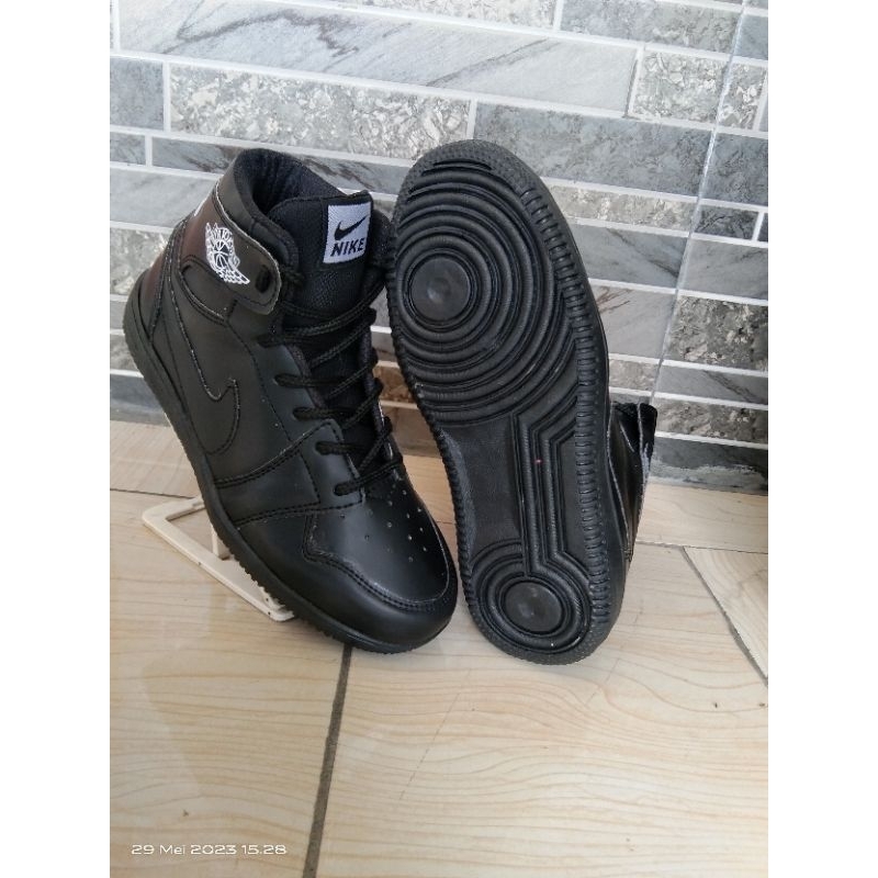 nama nama sepatu jordan