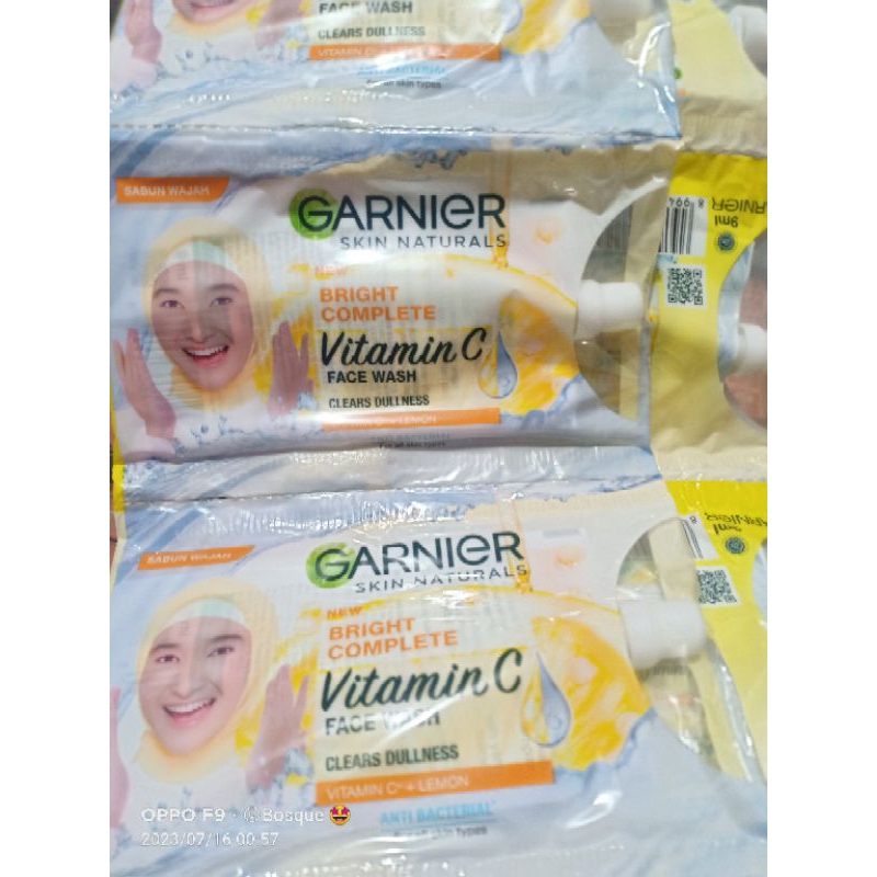 Jual GARNIER FACE WASH SACHET BRIGHT COMPLETE VITAMIN C 9ML Shopee