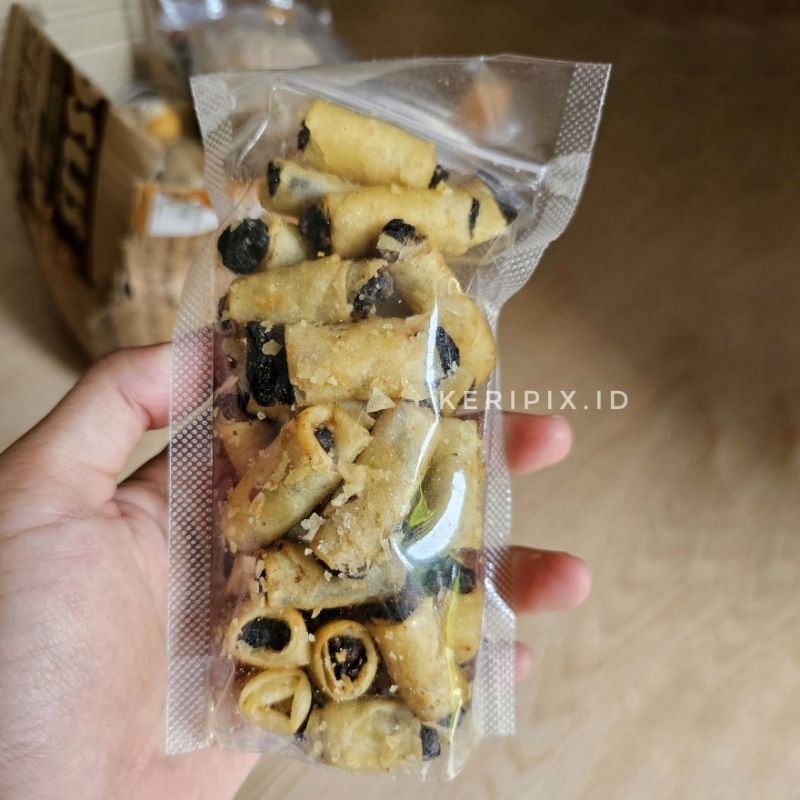 Jual Piscok Mini Pouch 100gr | Keripix.id | Shopee Indonesia