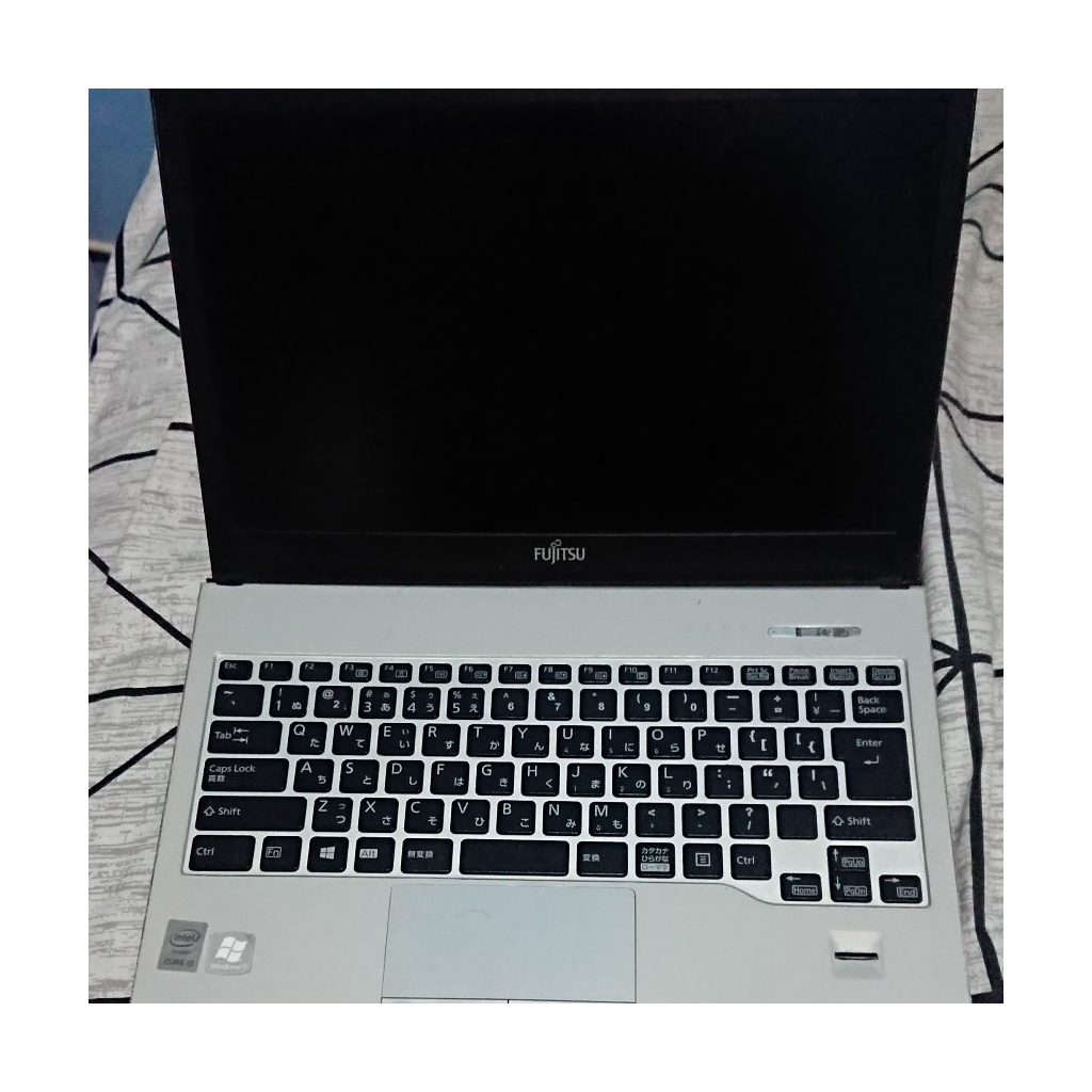 Laptop Fujitsu lifebook S935 core i5 gen 5 RAM 10GB HDD 500GB