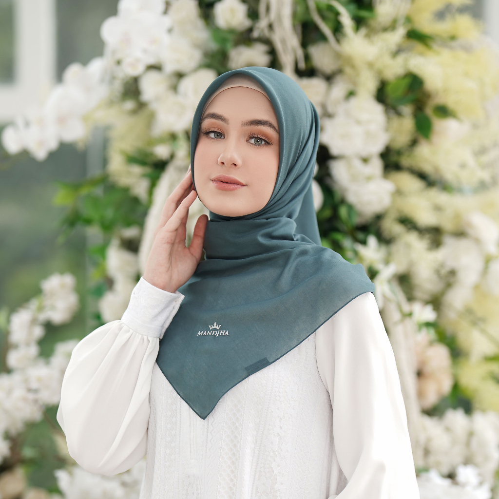 Jual MANDJHA Basic Premium Turquoise Blue 72 Scarf By IVAN GUNAWAN ...