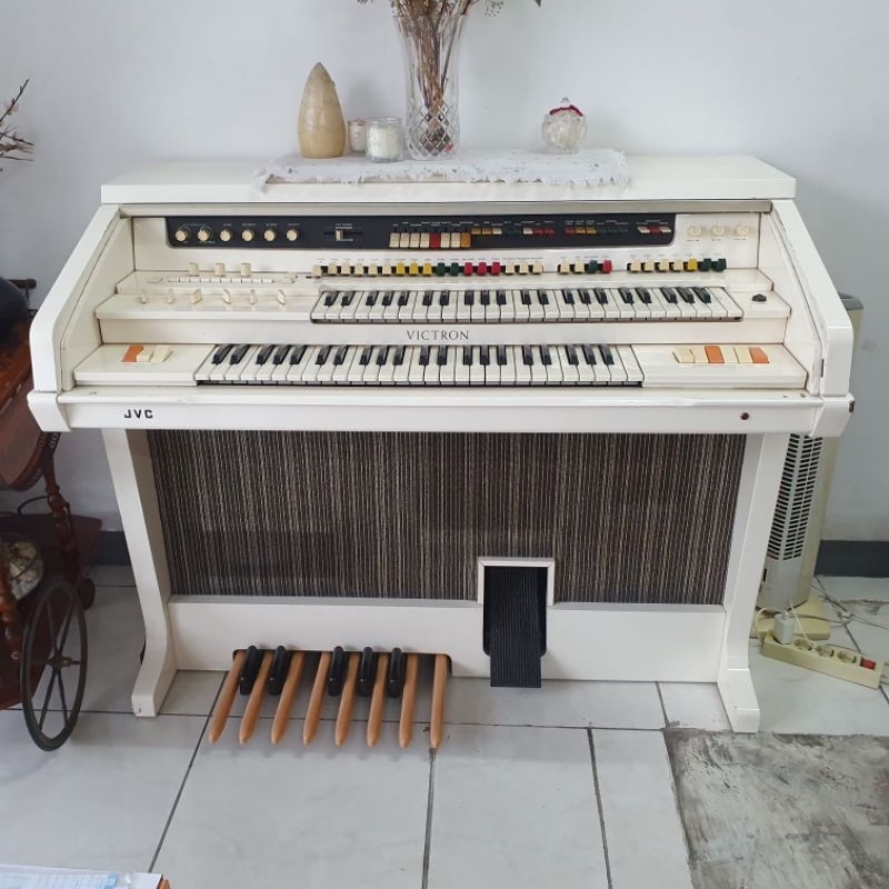 Jual Organ Piano Elektrik Victron putih (khusus Sby sekitar!) | Shopee ...