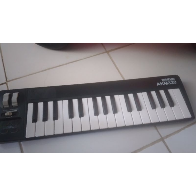 Jual MIDI PLUS AKM320 32 keys midi controller Shopee Indonesia