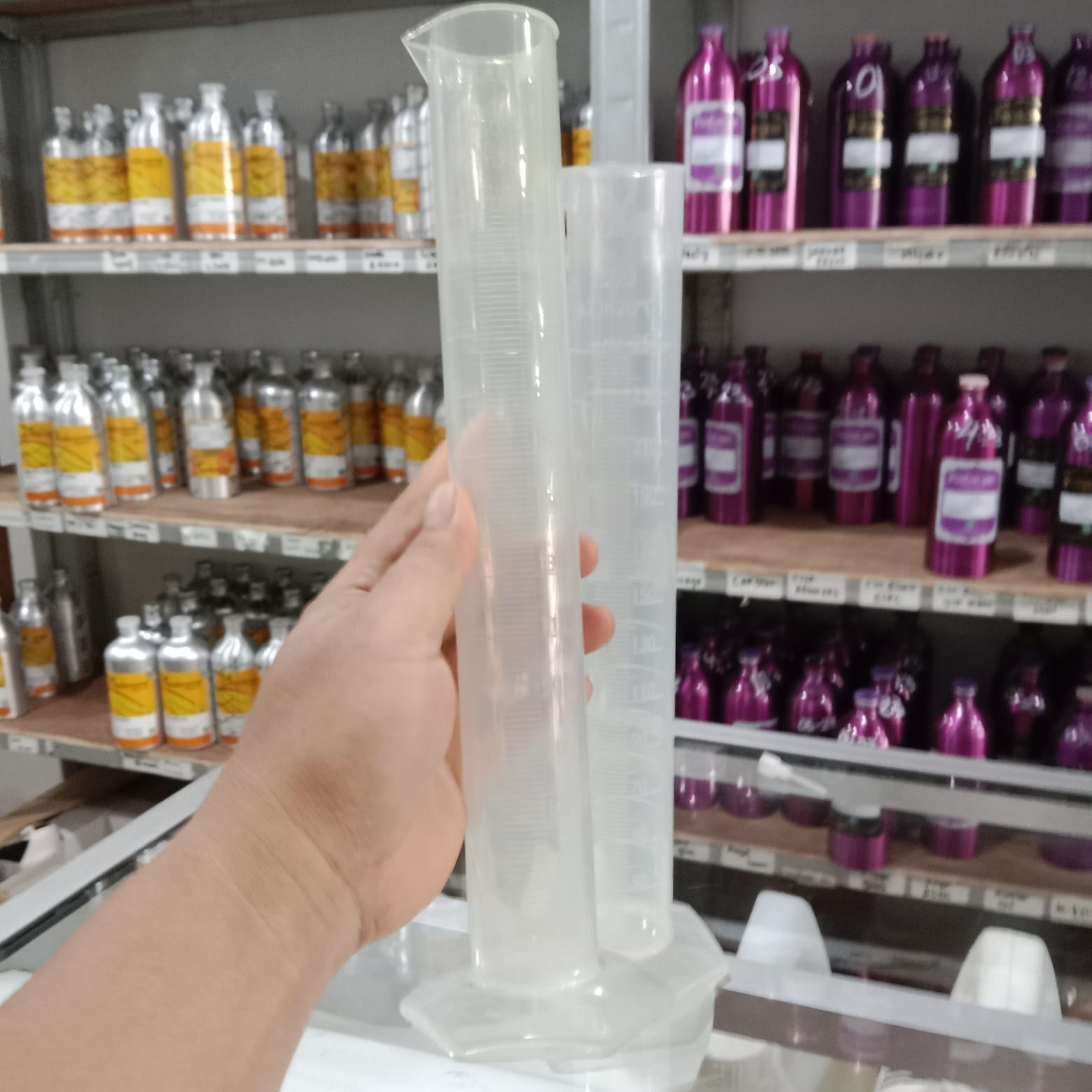 Jual Gelas Ukur Vitlab Gelas Takar Parfum Bahan Plastik Ukuran 250 Ml Shopee Indonesia 9813