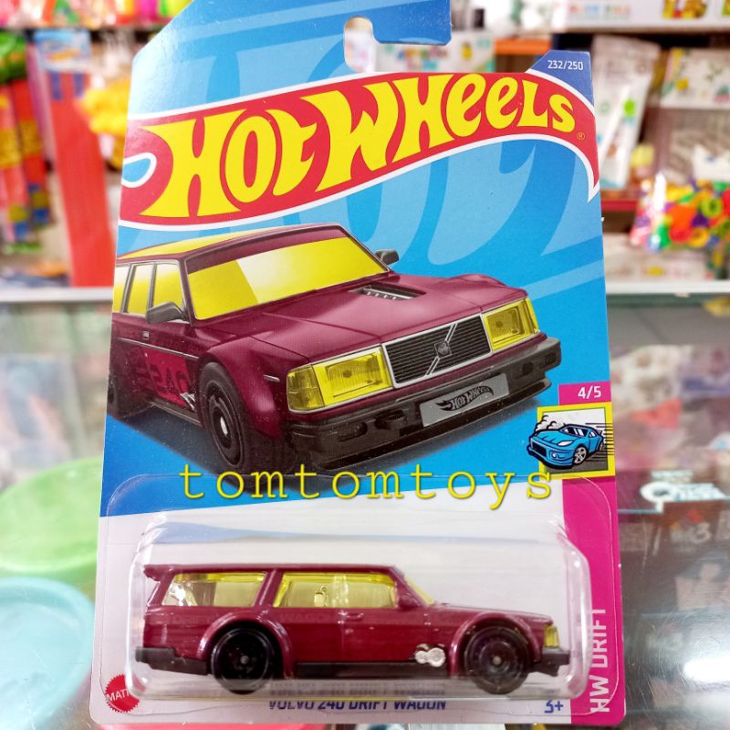 Hot Wheels Premium Fast Wagon Volvo 850 station wagon piloti reali