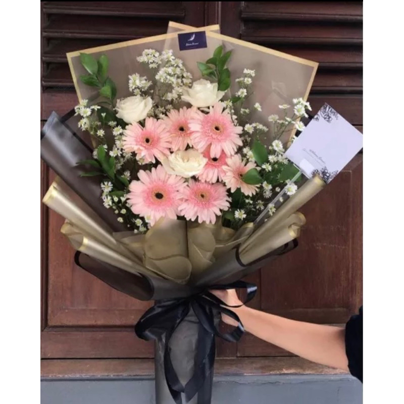 Jual fresh flowers bouquet / flowers bouquet jogja / buket wisuda jogja