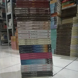 OBRAL NOVEL MURAH / 6000 an / NOVEL REMAJA / JUDUL ACAK RANDOM / A PRESENTS FROM THE PAST