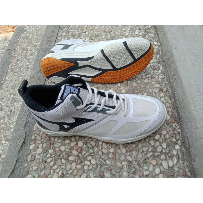 Mizuno volleyball deals shoes indonesia