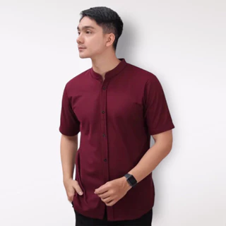 ALJOSA Kemeja Pria Polos Shanghai Maroon Lengan Pendek Kerah Koko Grandad Slimfit