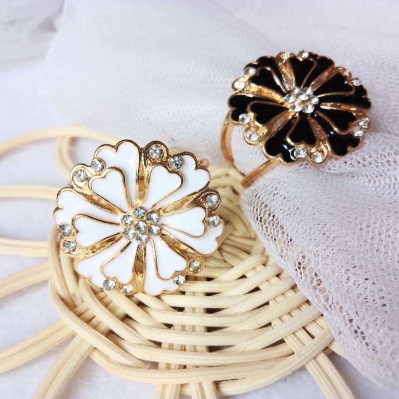 LuVi Gold Brooch