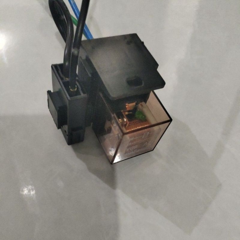 Jual Relay 4 Kaki + Socket dan Sikring Model Bangku Relay Untuk Klakson