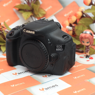 Canon 600D Body Only Support Flip Kamera DSLR Mulus -Tanpa Lensa